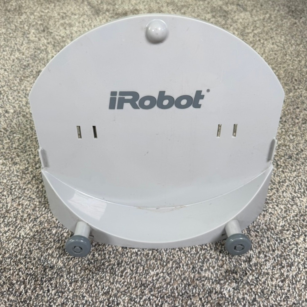 iRobot Scooba Floor Scrubbing Robot Bundle with Virtual Walls and Charger PARTS - Picture 4 of 16